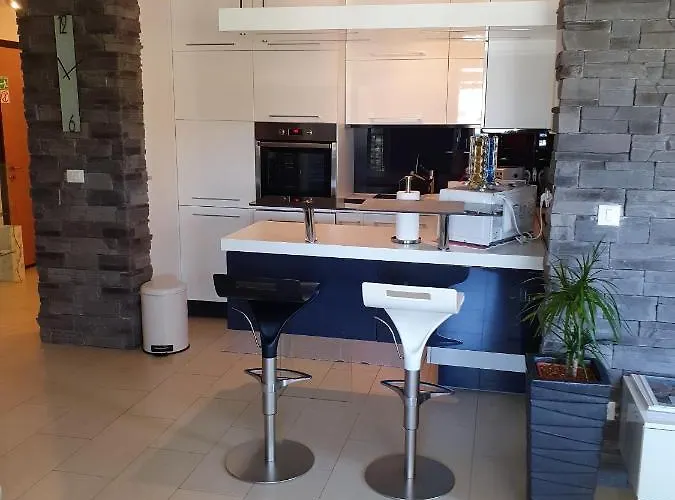 Lucia Exclusive With Parking In The Garage Lejlighed *