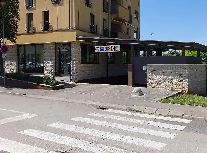 Lucia Exclusive With Parking In The Garage Daire Poreč