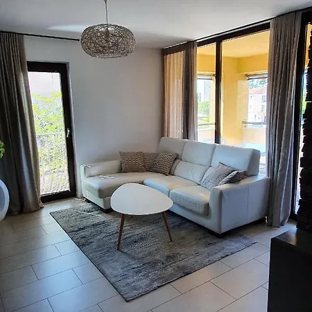 Lucia Exclusive With Parking In The Garage *