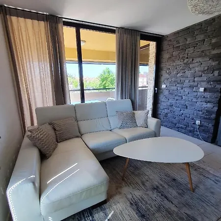 Lucia Exclusive With Parking In The Garage Porec