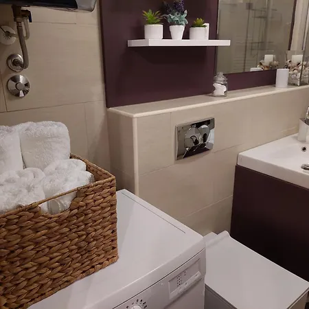 Lucia Exclusive With Parking In The Garage *