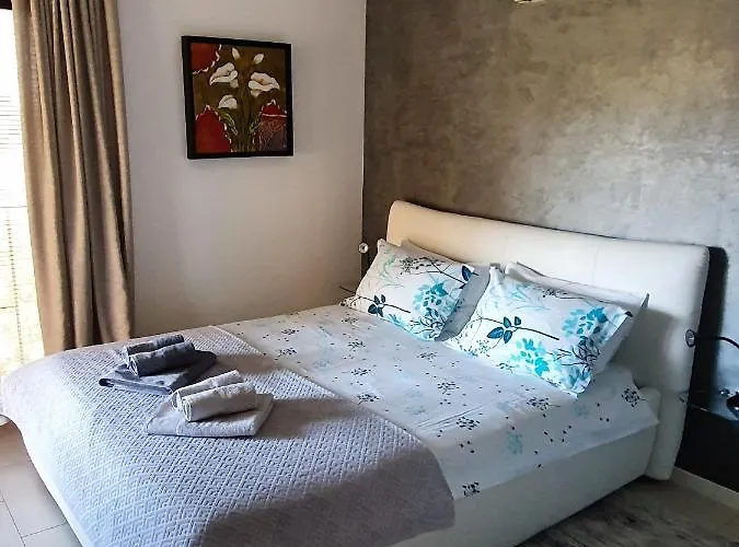 Apartment Lucia Exclusive With Parking In The Garage *