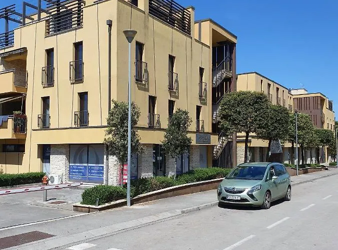 Lucia Exclusive With Parking In The Garage * Porec